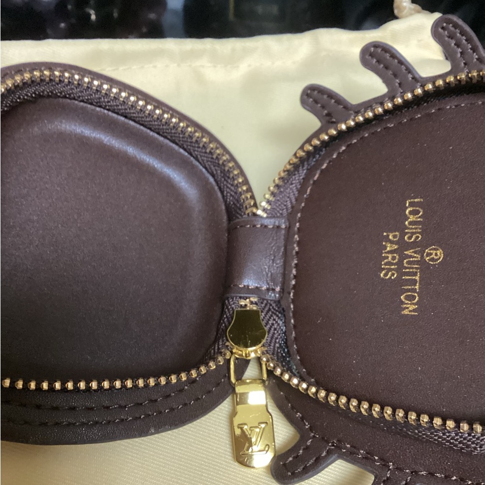 Louis Vuitton Pink and Brown Monogram Crab Coin Holder - Picture 6 of 6